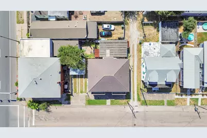 915 8th Street, Galveston, TX 77550 - Photo 46