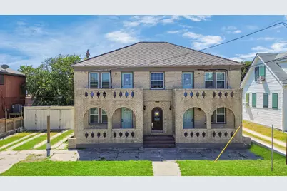 915 8th Street, Galveston, TX 77550 - Photo 2