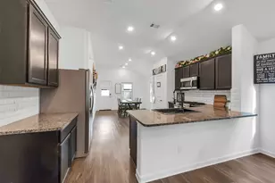 1004 Bulwark Dr, Crosby, TX 77532 - Photo 8