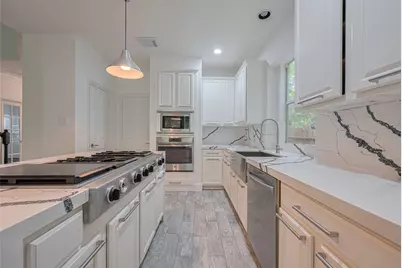 3 Vincent Court, The Woodlands, TX 77382 - Photo 14