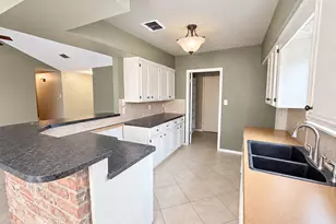 2026 Arcadia Dr, Sugar Land, TX 77498 - Photo 4