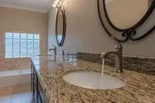 6514 Reamer St, Houston, TX 77074 - Photo 6