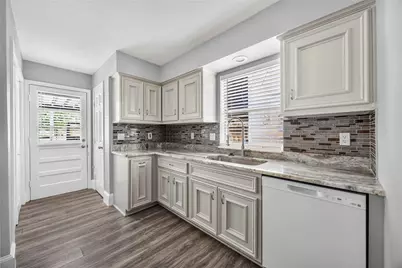 7866 Green Lawn Drive #7866, Houston, TX 77088 - Photo 6