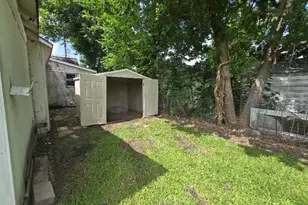 16722 Ave B, Channelview, TX 77530 - Photo 10