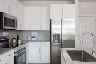 19101 Town Ridge Ln, Webster, TX 77598 - Photo 4