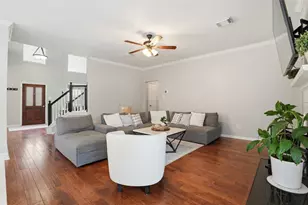 109 Laguna Pointe Dr, League City, TX 77573 - Photo 10