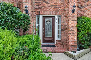 74 Oriel Oaks Cir, The Woodlands, TX 77382 - Photo 2