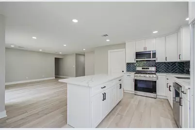 1105 Redberry Hill Road, Baytown, TX 77521 - Photo 16