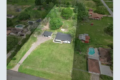 1105 Redberry Hill Road, Baytown, TX 77521 - Photo 42