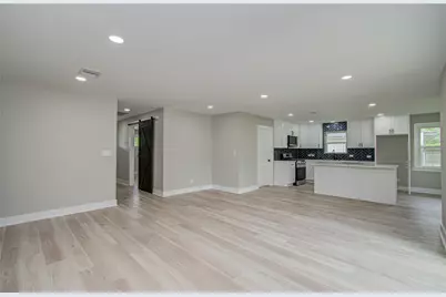 1105 Redberry Hill Road, Baytown, TX 77521 - Photo 12