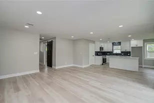 1105 Redberry Hill Rd, Baytown, TX 77521 - Photo 12