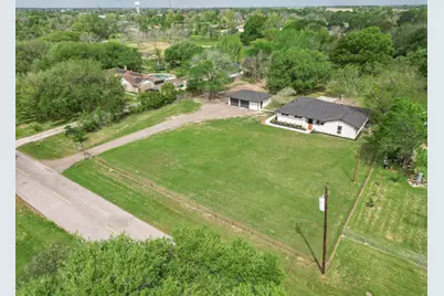 1105 Redberry Hill Road, Baytown, TX 77521 - Photo 34