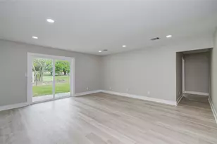 1105 Redberry Hill Rd, Baytown, TX 77521 - Photo 10