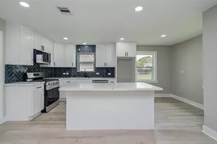 1105 Redberry Hill Rd, Baytown, TX 77521 - Photo 14