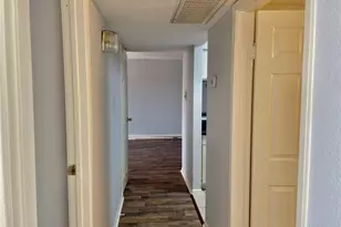3025 Walnut Bend Ln, Houston, TX 77042 - Photo 8