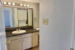 3025 Walnut Bend Ln, Houston, TX 77042 - Photo 10