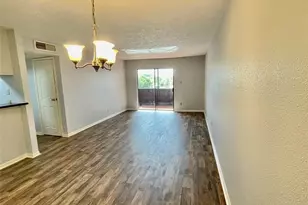 3025 Walnut Bend Ln, Houston, TX 77042 - Photo 4