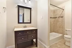 607 Lakeview Dr, Sugar Land, TX 77498 - Photo 32