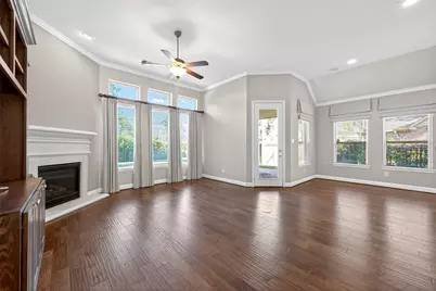 14 S Sawbridge Circle, Spring, TX 77389 - Photo 10