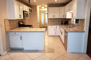 14322 Village Birch St, Houston, TX 77062 - Photo 6