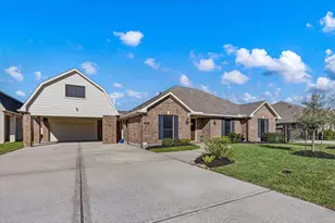 2910 Apache St, League City, TX 77573 - Photo 2