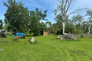 112 Raven St, Clute, TX 77531 - Photo 32