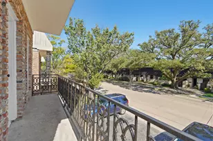 2010 Stoney Brook Dr, Houston, TX 77063 - Photo 16