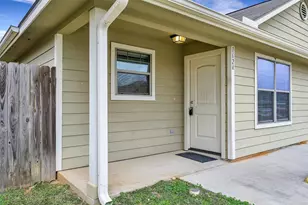 163 S Bend Ct, Willis, TX 77378 - Photo 2