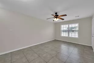163 S Bend Ct, Willis, TX 77378 - Photo 8