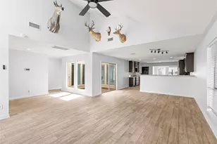 1610 Cleveland Dr, Deer Park, TX 77536 - Photo 10