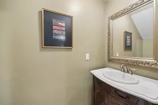 6023 Beaudry Dr, Houston, TX 77035 - Photo 16