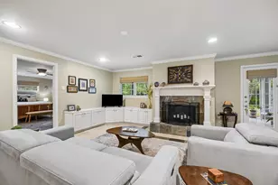 6023 Beaudry Dr, Houston, TX 77035 - Photo 8