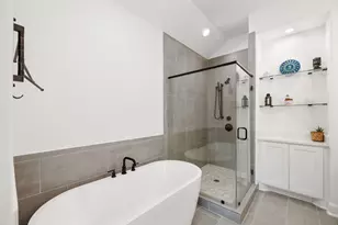 817 W 19th St, Houston, TX 77008 - Photo 16