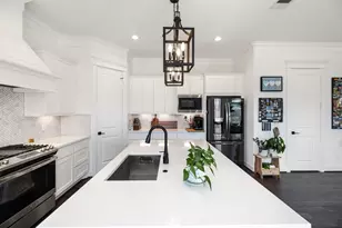 817 W 19th St, Houston, TX 77008 - Photo 6