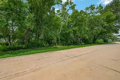 000 Avenue G, Dickinson, TX 77539 - Photo 12