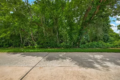 000 Avenue G, Dickinson, TX 77539 - Photo 10