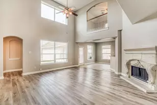 12013 Banks Run Dr, Pearland, TX 77584 - Photo 4