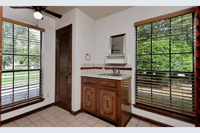 319 S Rivershire Drive, Conroe, TX 77304 - Photo 18