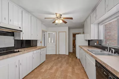 903 N La Salle Street, Navasota, TX 77868 - Photo 14