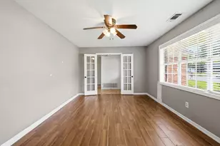 3501 Tanglewood Dr, Bryan, TX 77802 - Photo 10