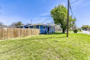 4843 Bricker St, Houston, TX 77033 - Photo 2