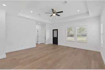 1301 Hawthorne Street, Baytown, TX 77520 - Photo 4