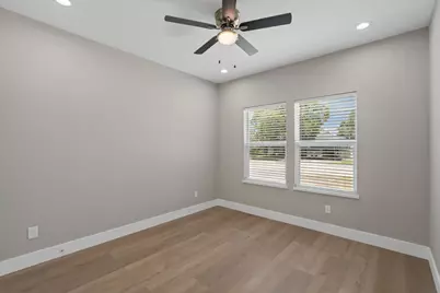 1301 Hawthorne Street, Baytown, TX 77520 - Photo 20