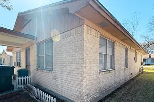 503 S Texana St, Hallettsville, TX 77964 - Photo 4