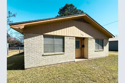503 S Texana Street, Hallettsville, TX 77964 - Photo 2