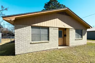 503 S Texana St, Hallettsville, TX 77964 - Photo 2