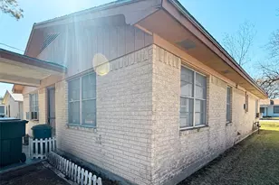 503 S Texana St, Hallettsville, TX 77964 - Photo 4