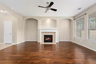 19 E Twinvale Loop, Conroe, TX 77384 - Photo 8