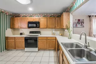 822 W Country Meadows Ln, Pearland, TX 77584 - Photo 18