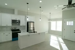 308 S 12th St, Conroe, TX 77301 - Photo 2